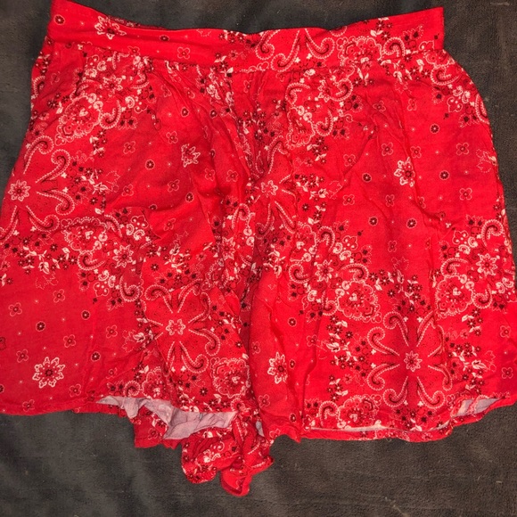 Red Hollister flowy shorts - Picture 1 of 3